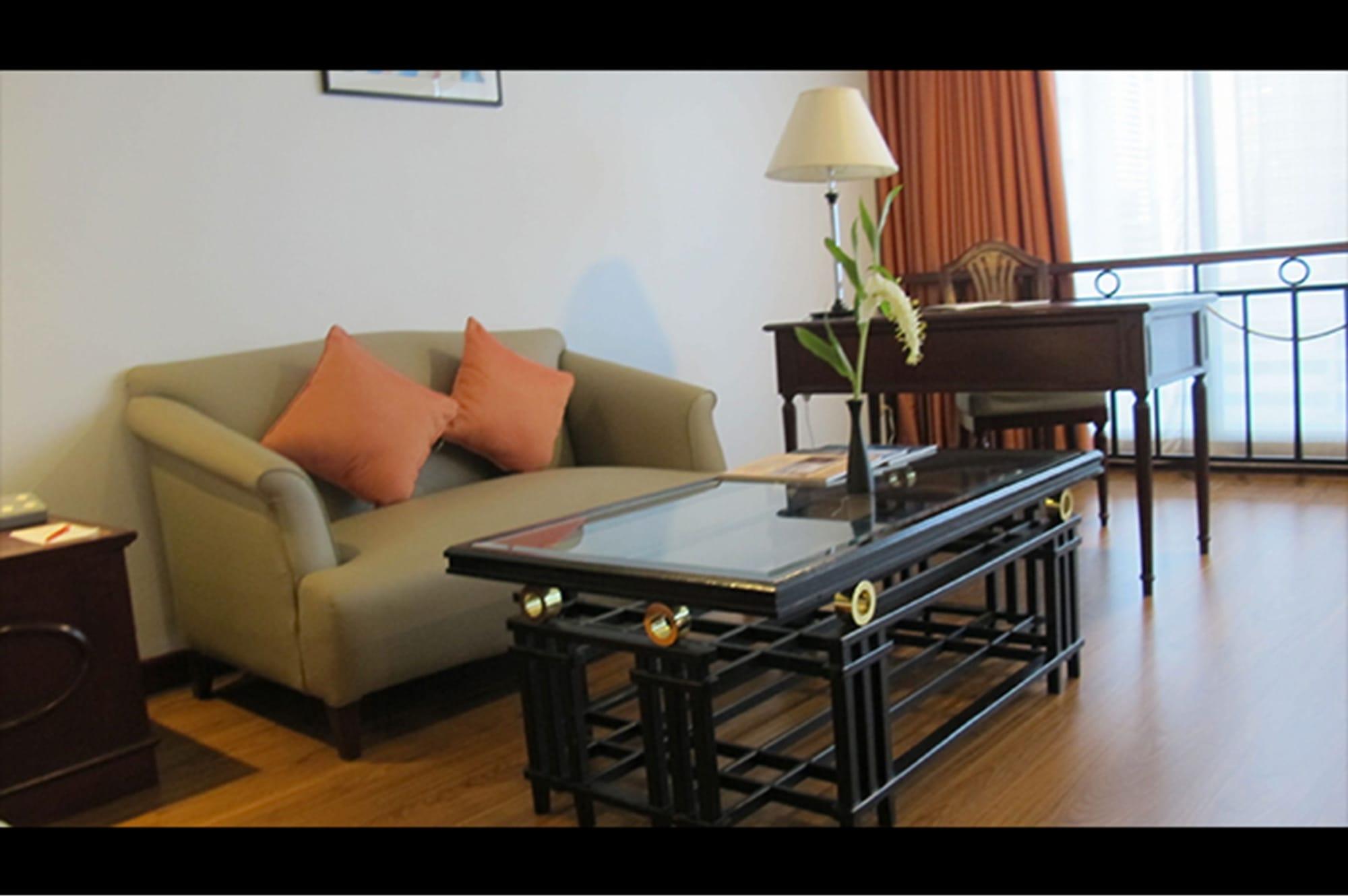 Tai Pan Hotel - Sha Plus Certified Bangkok Exteriör bild