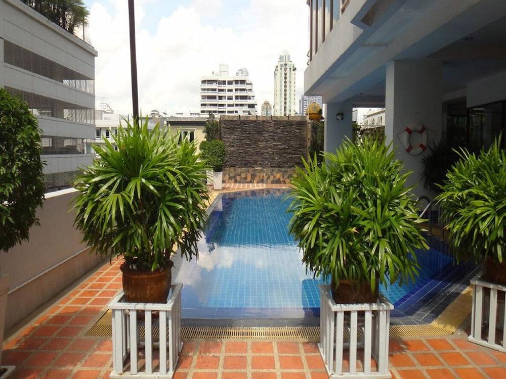 Tai Pan Hotel - Sha Plus Certified Bangkok Exteriör bild