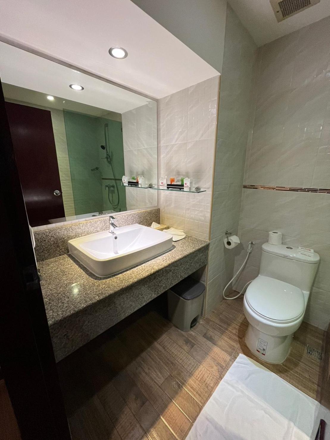 Tai Pan Hotel - Sha Plus Certified Bangkok Exteriör bild