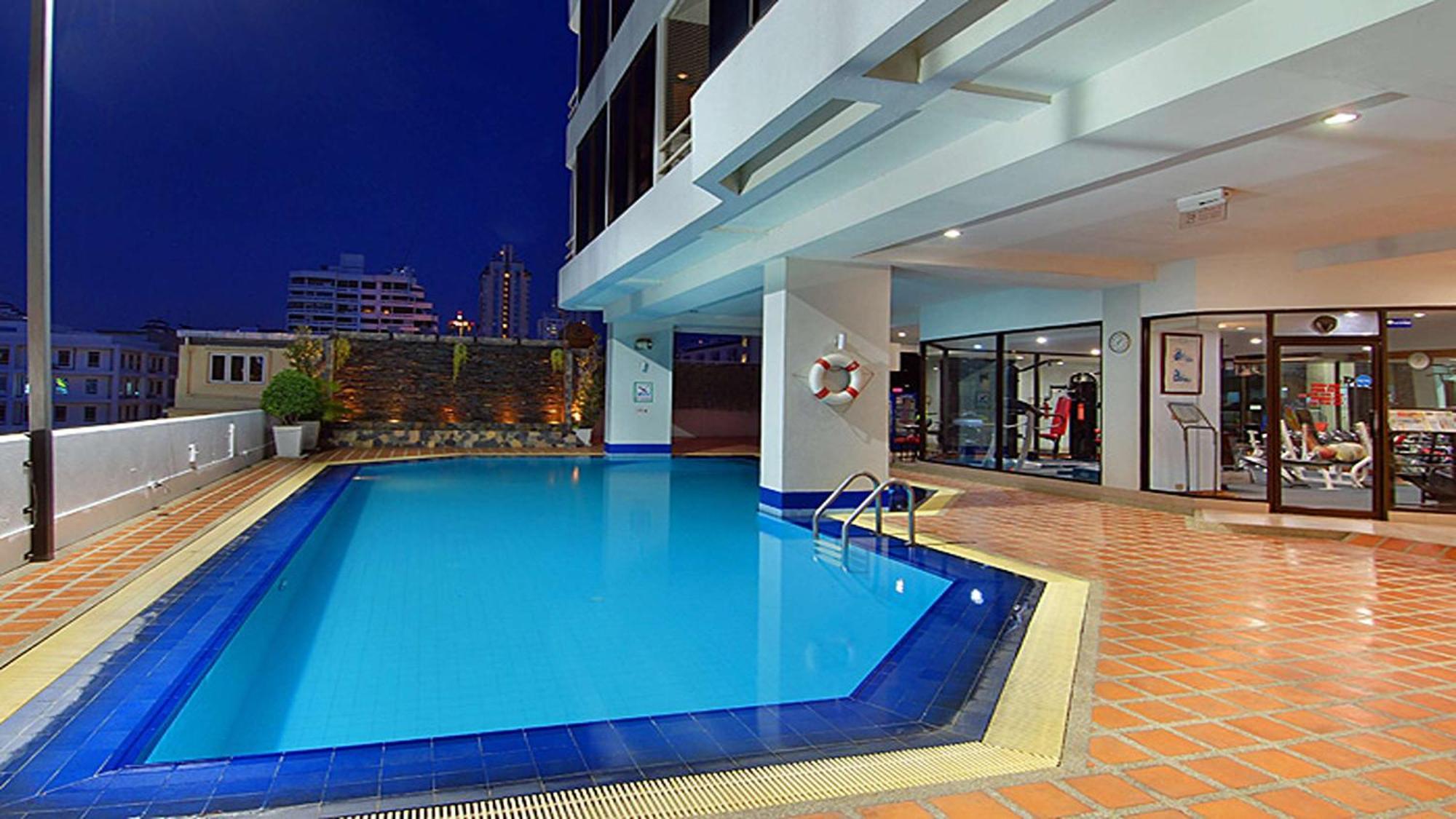 Tai Pan Hotel - Sha Plus Certified Bangkok Exteriör bild