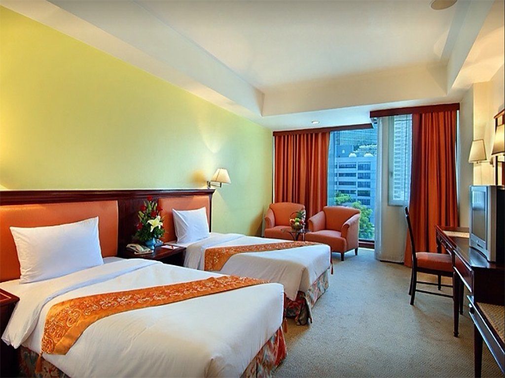 Tai Pan Hotel - Sha Plus Certified Bangkok Exteriör bild
