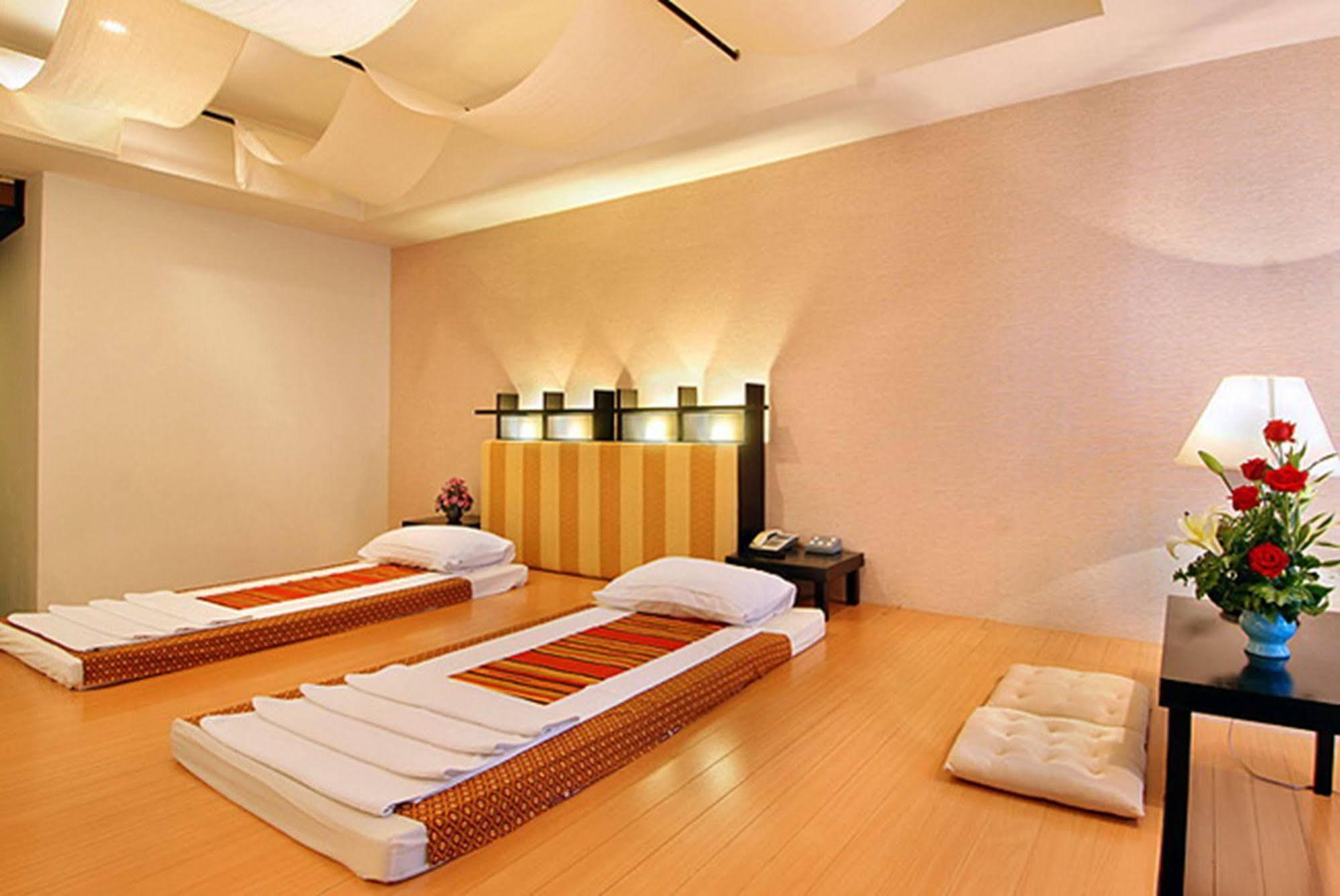 Tai Pan Hotel - Sha Plus Certified Bangkok Exteriör bild